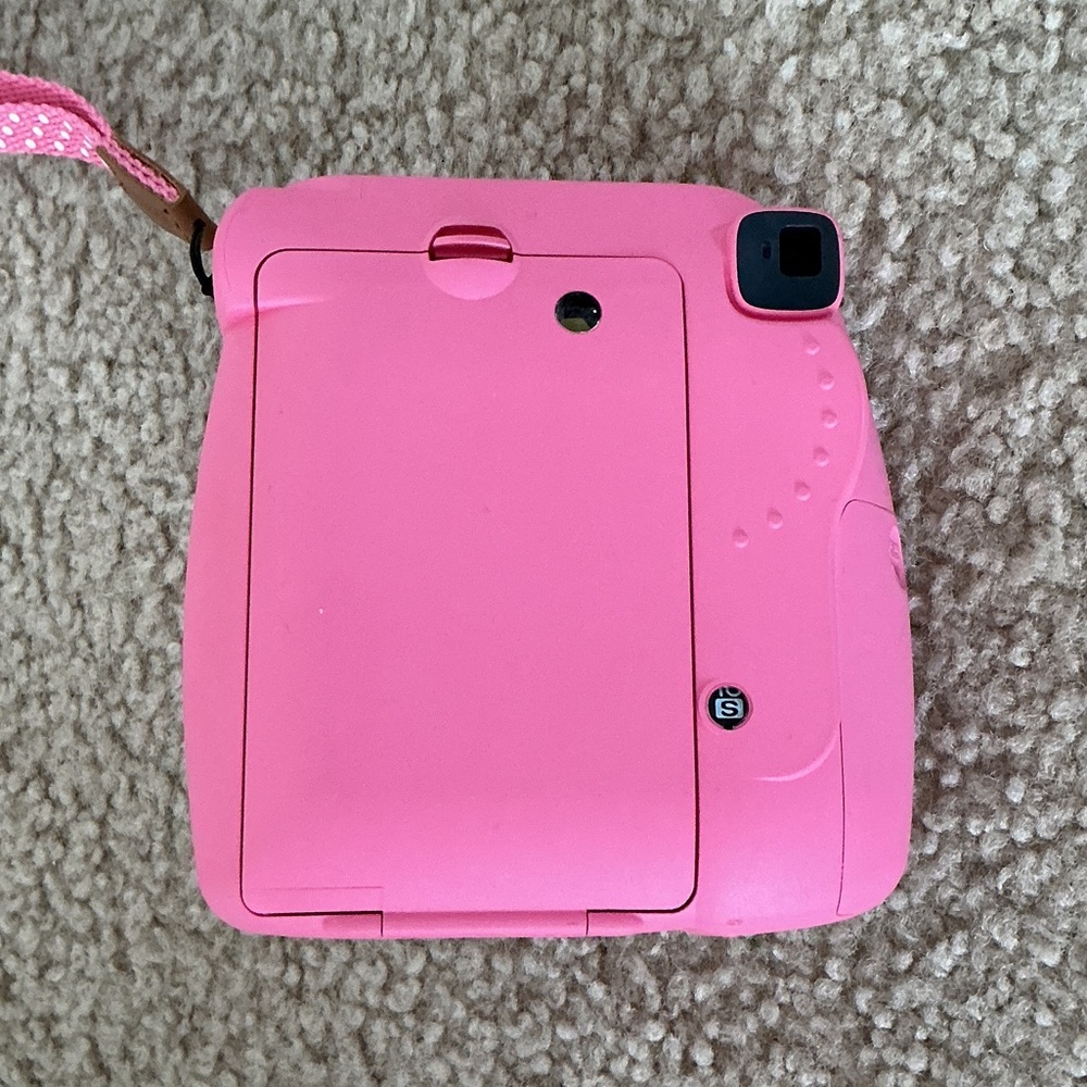 Instax RARE COLOR Mini 9 Flamingo Pink Instant Camera with Polka Dot Wrist Strap - Picture 3 of 7